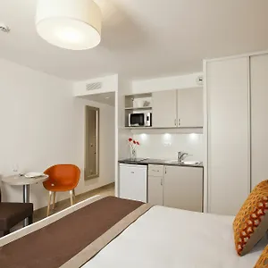 Aparthotel Residhome Rosa Parks, Parigi