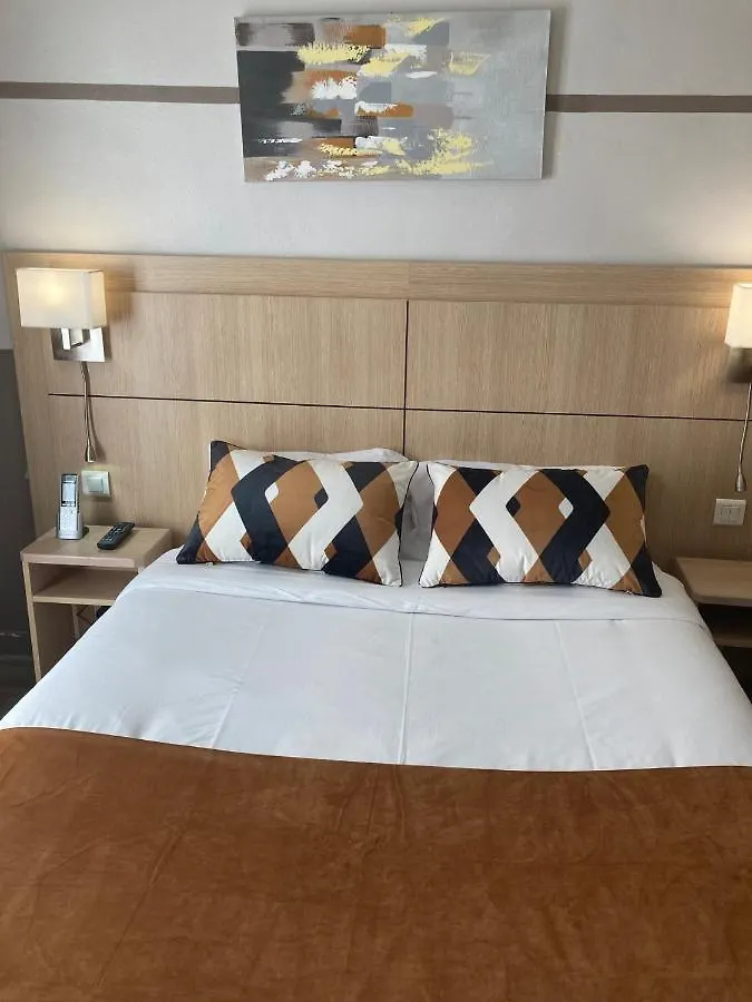 Hotel Phenix París