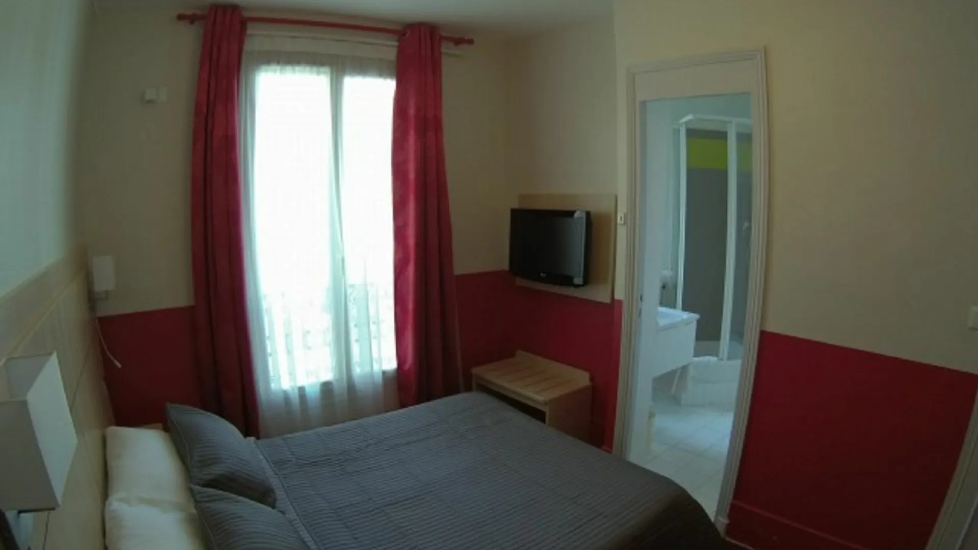 Hotel Phenix París